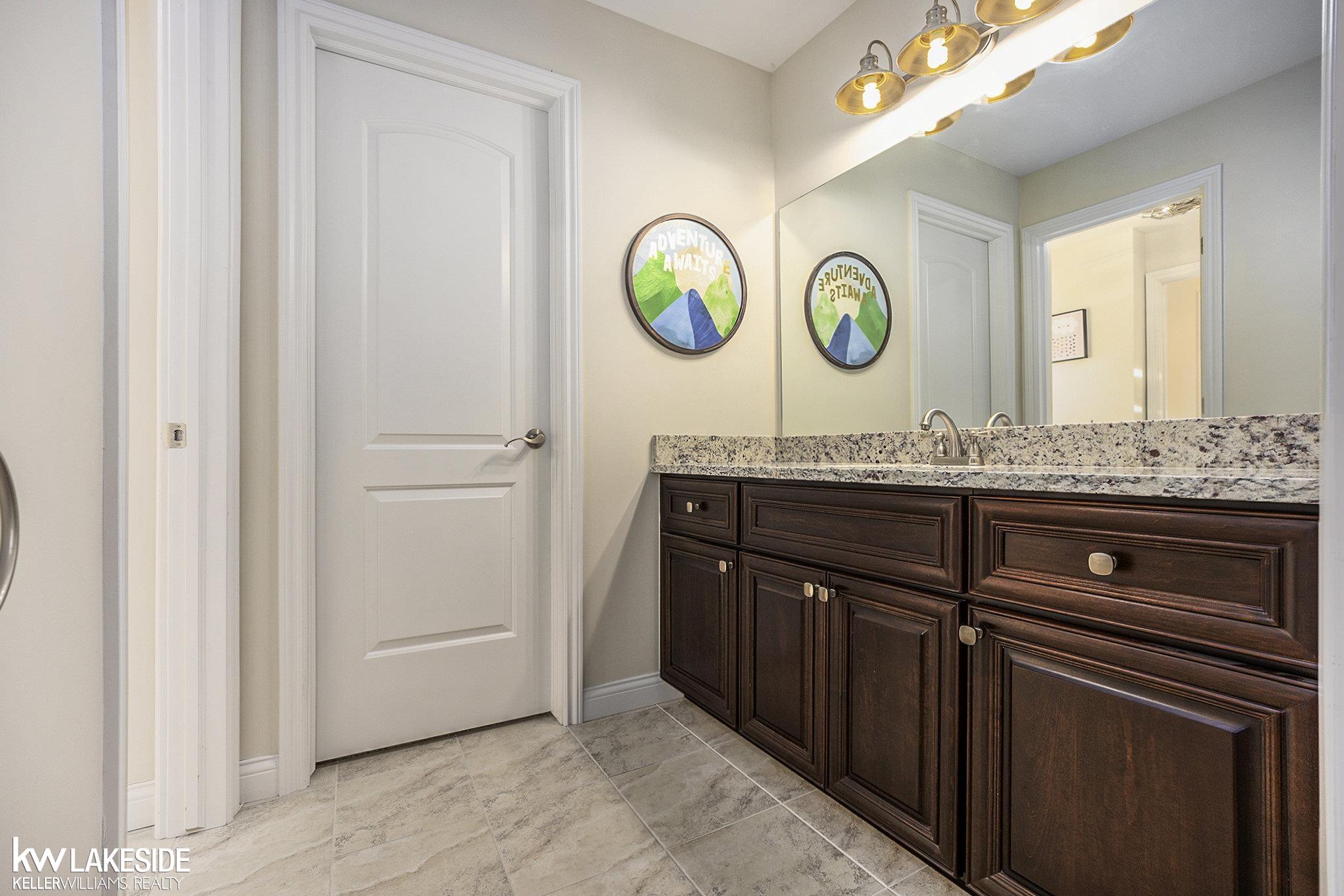 6421 Creekside Drive Utica, MI 48316 - Photo 27 of 53 50155170-b3461f61-f16b-4363-b3d9-4b7414c10761.JPG