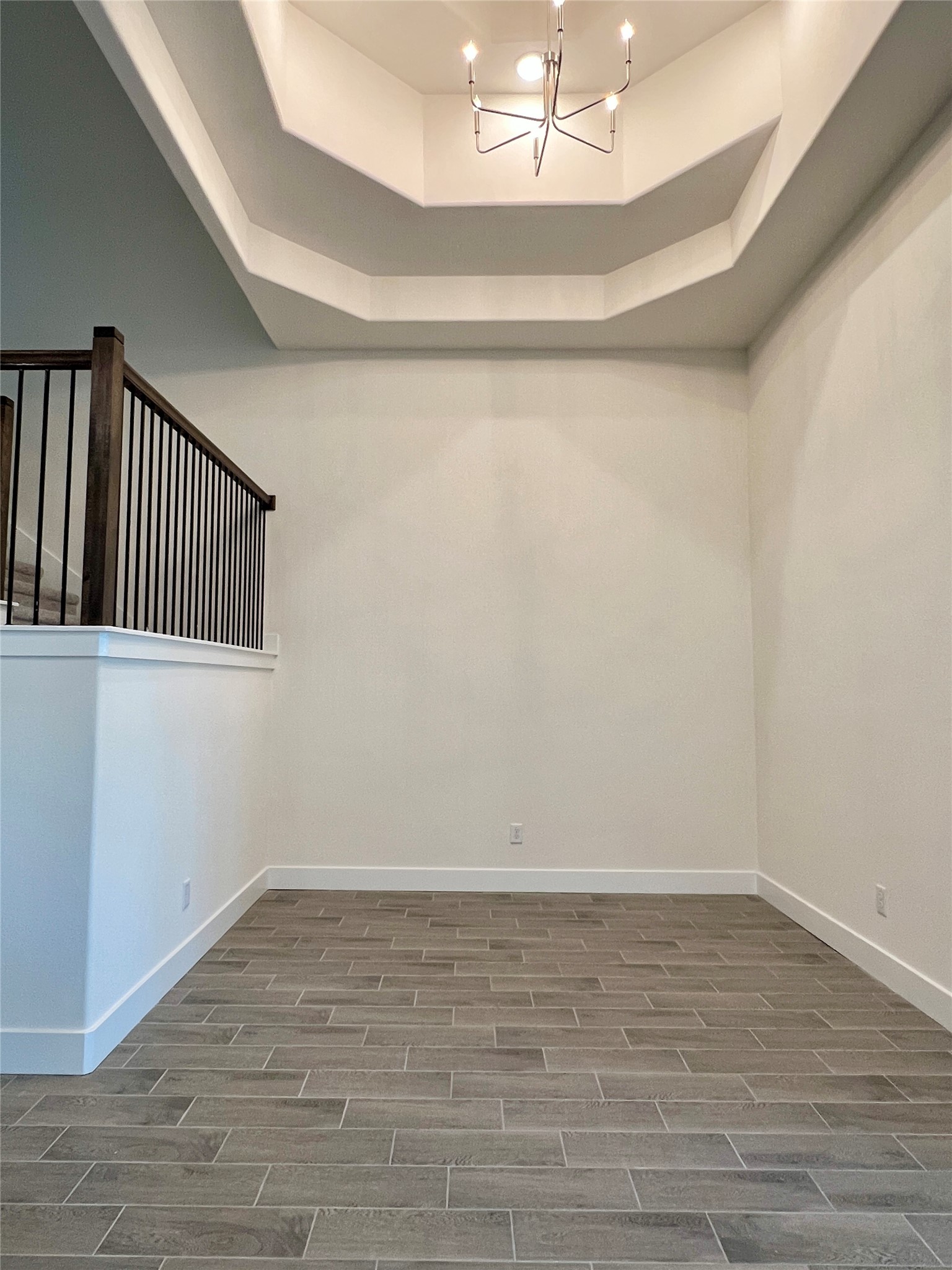 12911 Green Valley Drive Rosharon, TX 77583 - Photo 16 of 49 Dining room boasts a beautiful rotunda to enjoy.