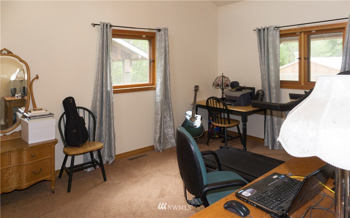 3873 Wishkah Road Aberdeen, WA 98520 - Photo 12 of 24 Gallery Image 12