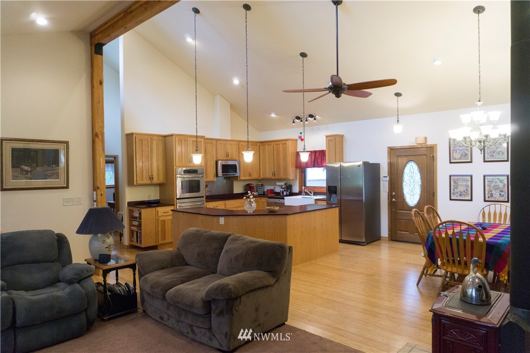 3873 Wishkah Road Aberdeen, WA 98520 - Photo 6 of 24 Gallery Image 6