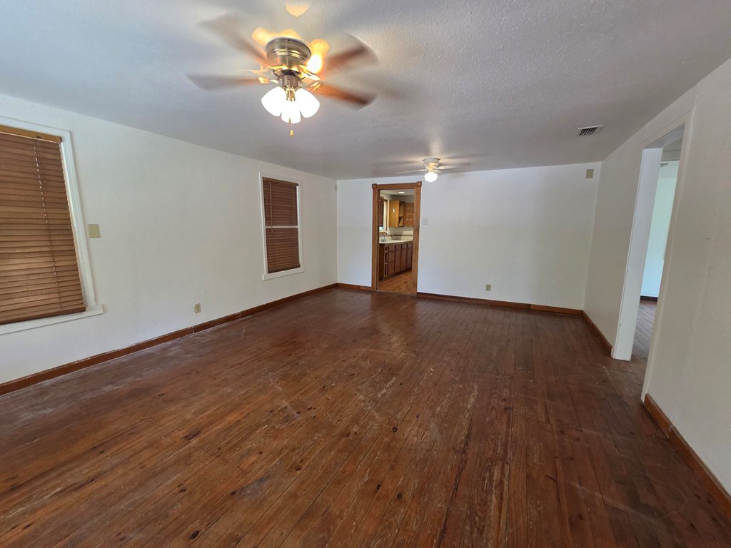 3414 Riverside Drive Kerrville, TX 78028 - Photo 3 of 9