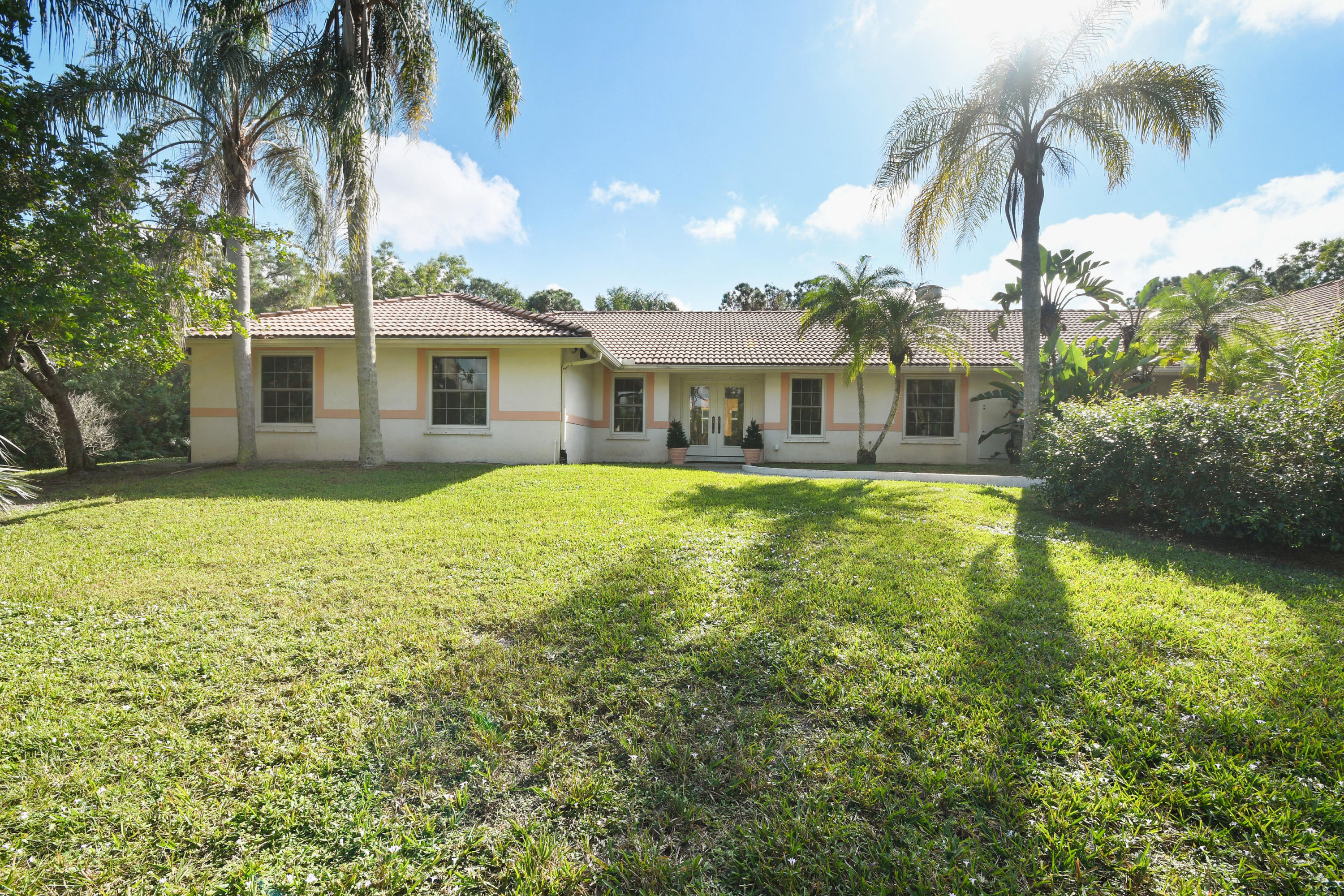 18800 Southeast Crosswinds Road Jupiter, FL 33478 - Photo 2 of 77 18800SECrosswindsRoad_10