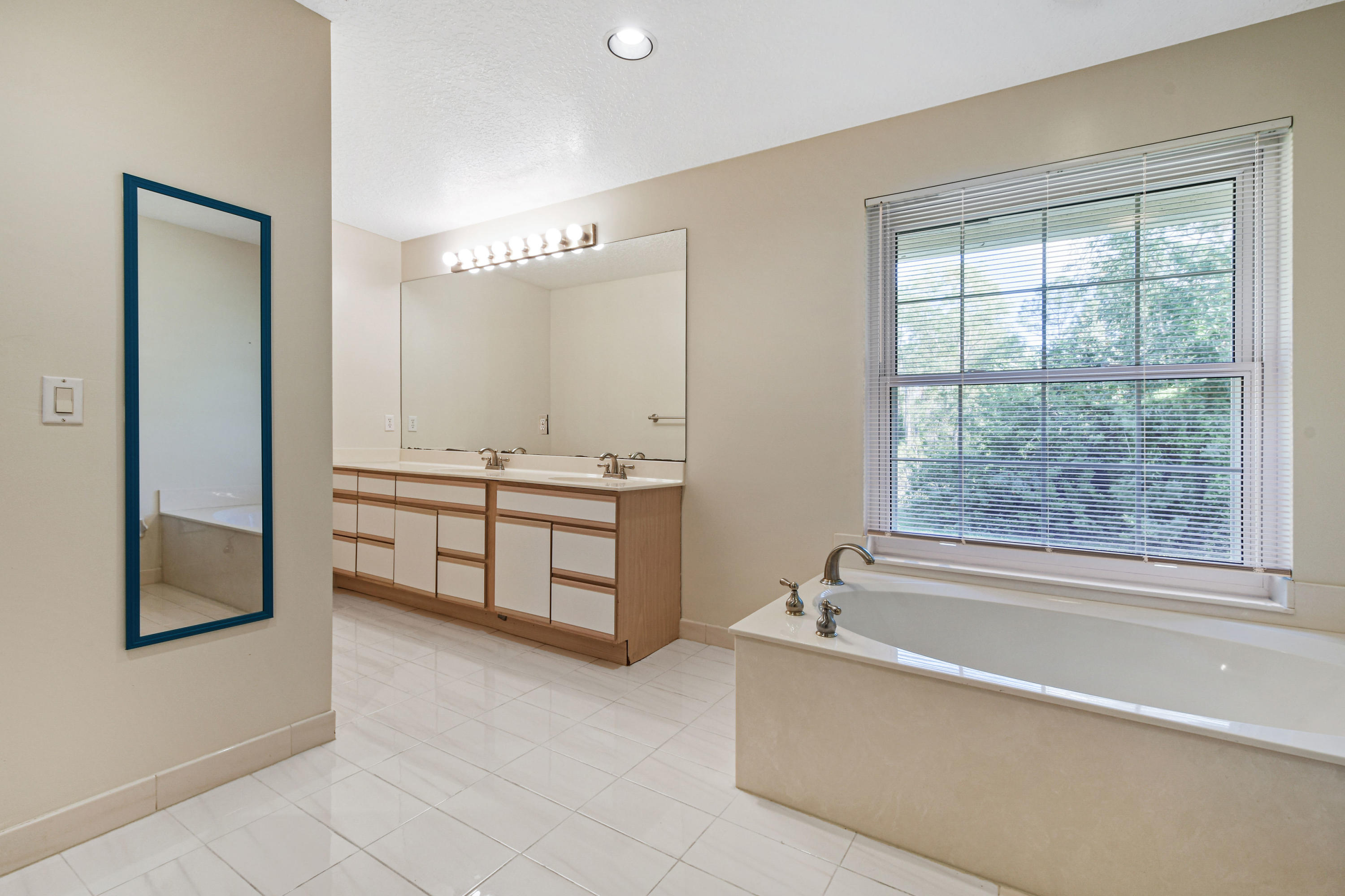 18800 Southeast Crosswinds Road Jupiter, FL 33478 - Photo 32 of 77 18800SECrosswindsRoad_31