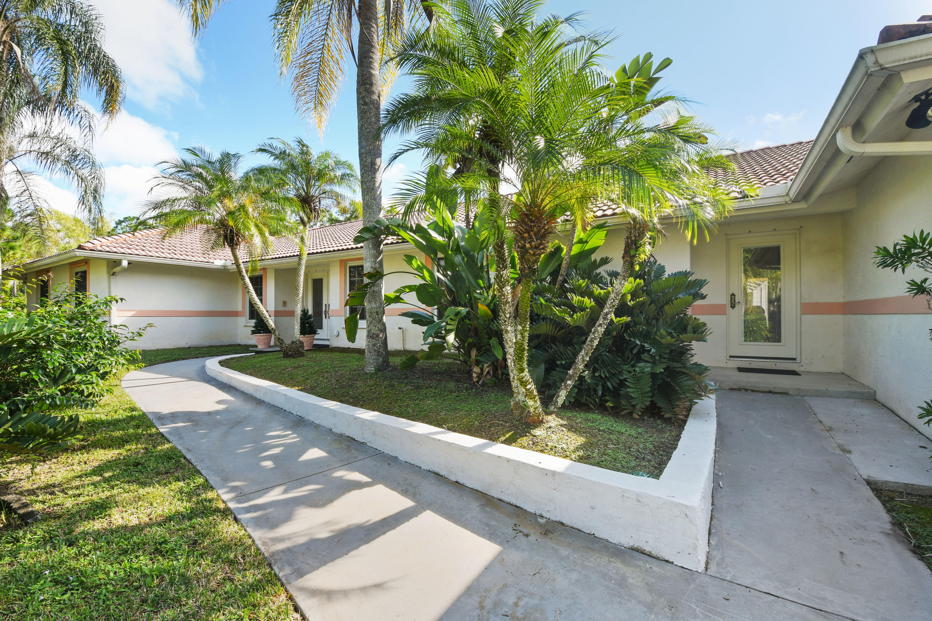 18800 Southeast Crosswinds Road Jupiter, FL 33478 - Photo 4 of 77 18800SECrosswindsRoad_08