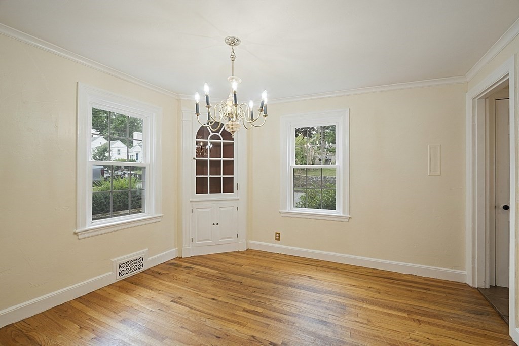 29 Walnut Road Swampscott, MA 01907 - Photo 12 of 30 Gallery Image 12