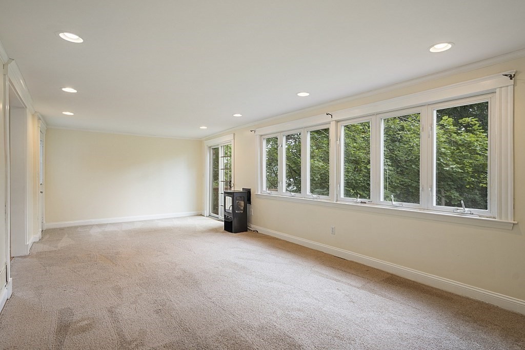 29 Walnut Road Swampscott, MA 01907 - Photo 8 of 30 Gallery Image 8