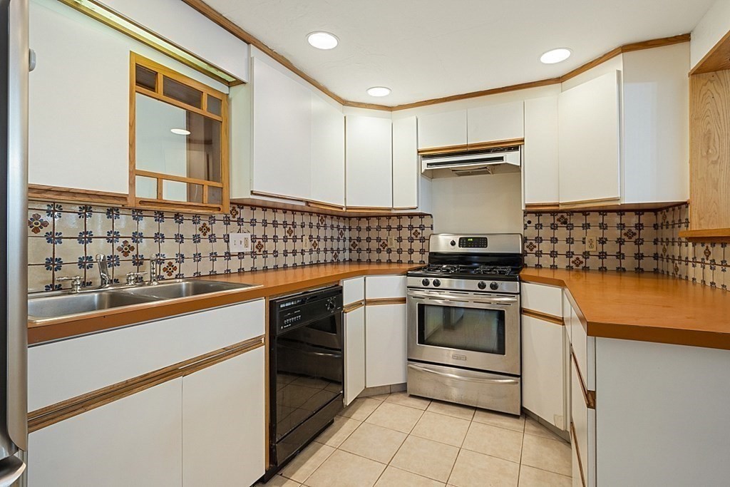 29 Walnut Road Swampscott, MA 01907 - Photo 9 of 30 Gallery Image 9