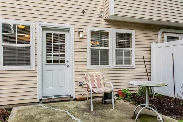 $290,000 | 6317 111th Avenue East, Puyallup, WA 98372