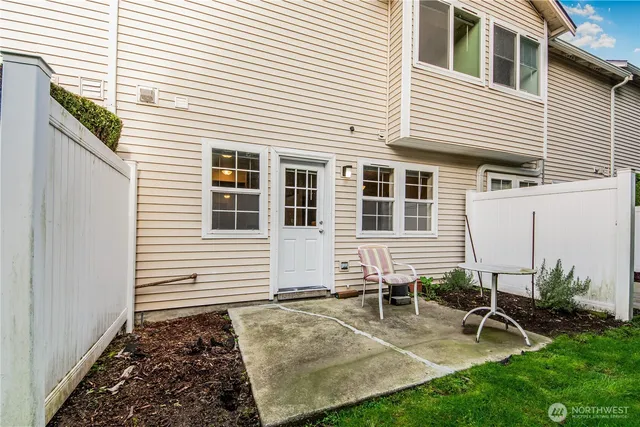 $290,000 | 6317 111th Avenue East, Puyallup, WA 98372