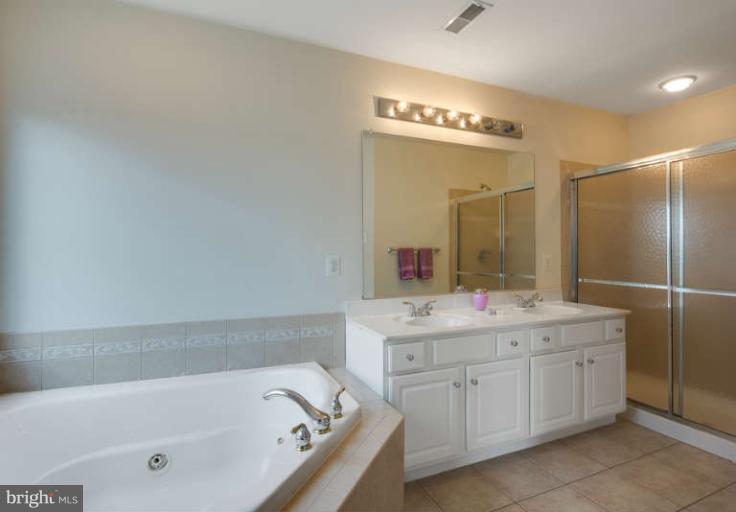 10220 Rutland Round Road, Unit 30 Columbia, MD 21044 - Photo 4 of 30 Master Bath