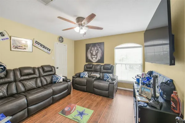 $3,750 | 2103 Blue Water Bay Drive, Katy, TX 77494