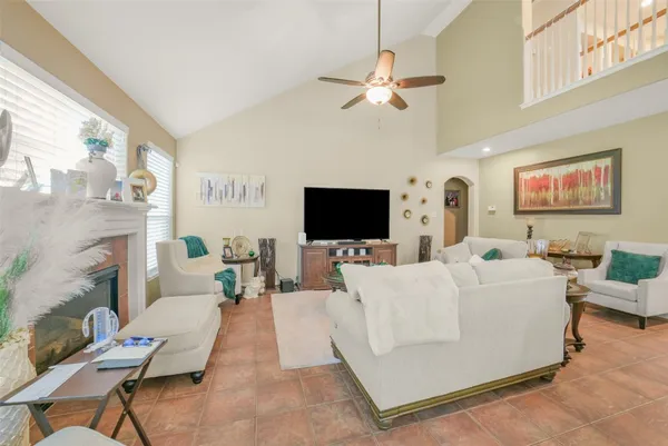 $3,750 | 2103 Blue Water Bay Drive, Katy, TX 77494