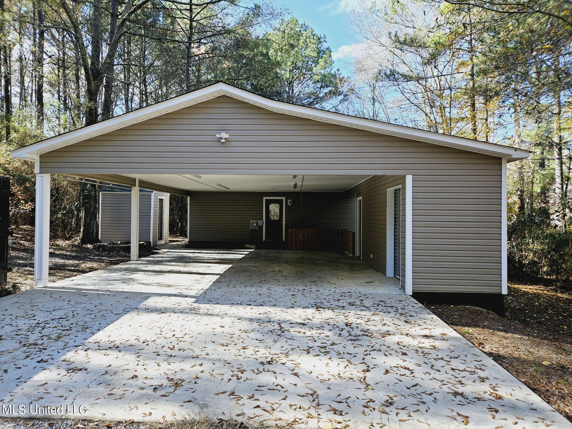 2000 Wansley Road Laurel, MS 39443 - Photo 3 of 17 b