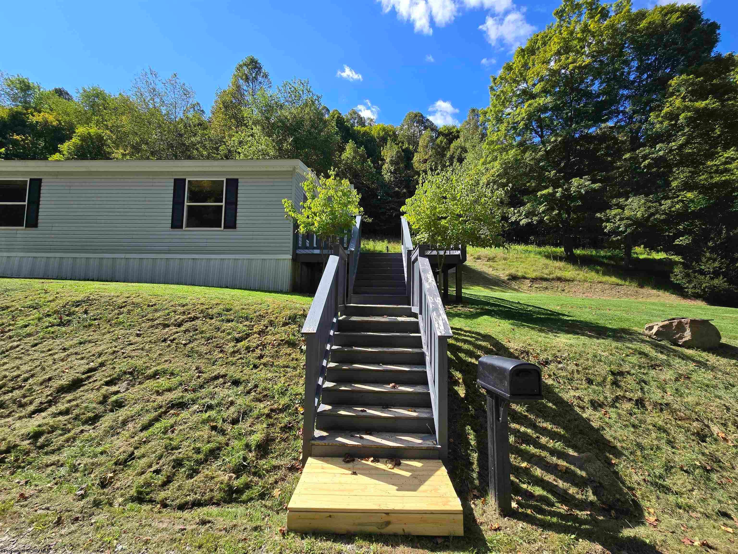 334 Samaria Road Fairmont, WV 26554 - Photo 4 of 50 Gallery Image 4