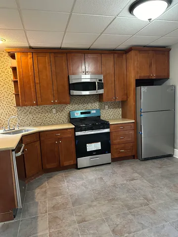 $1,550 | 81 Newman Avenue, Bayonne, NJ 07002