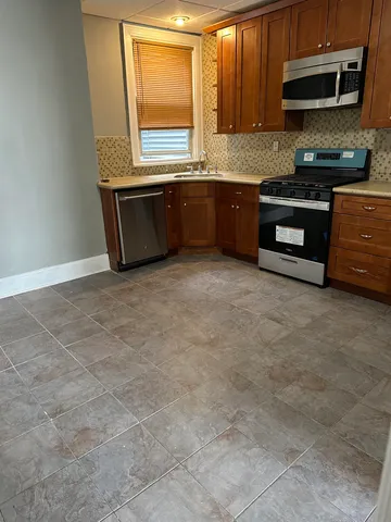 $1,550 | 81 Newman Avenue, Bayonne, NJ 07002