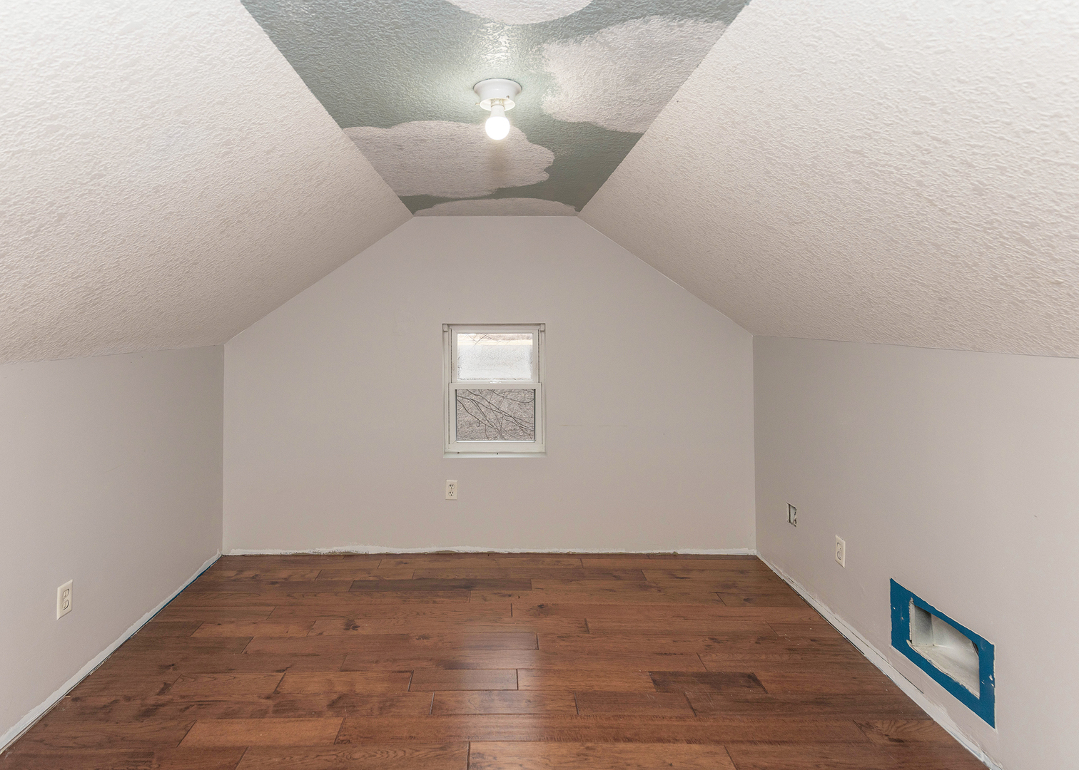 25199 182nd Street Pleasant Valley, IA 52767 - Photo 20 of 37 a view of a livingroom with wooden floor