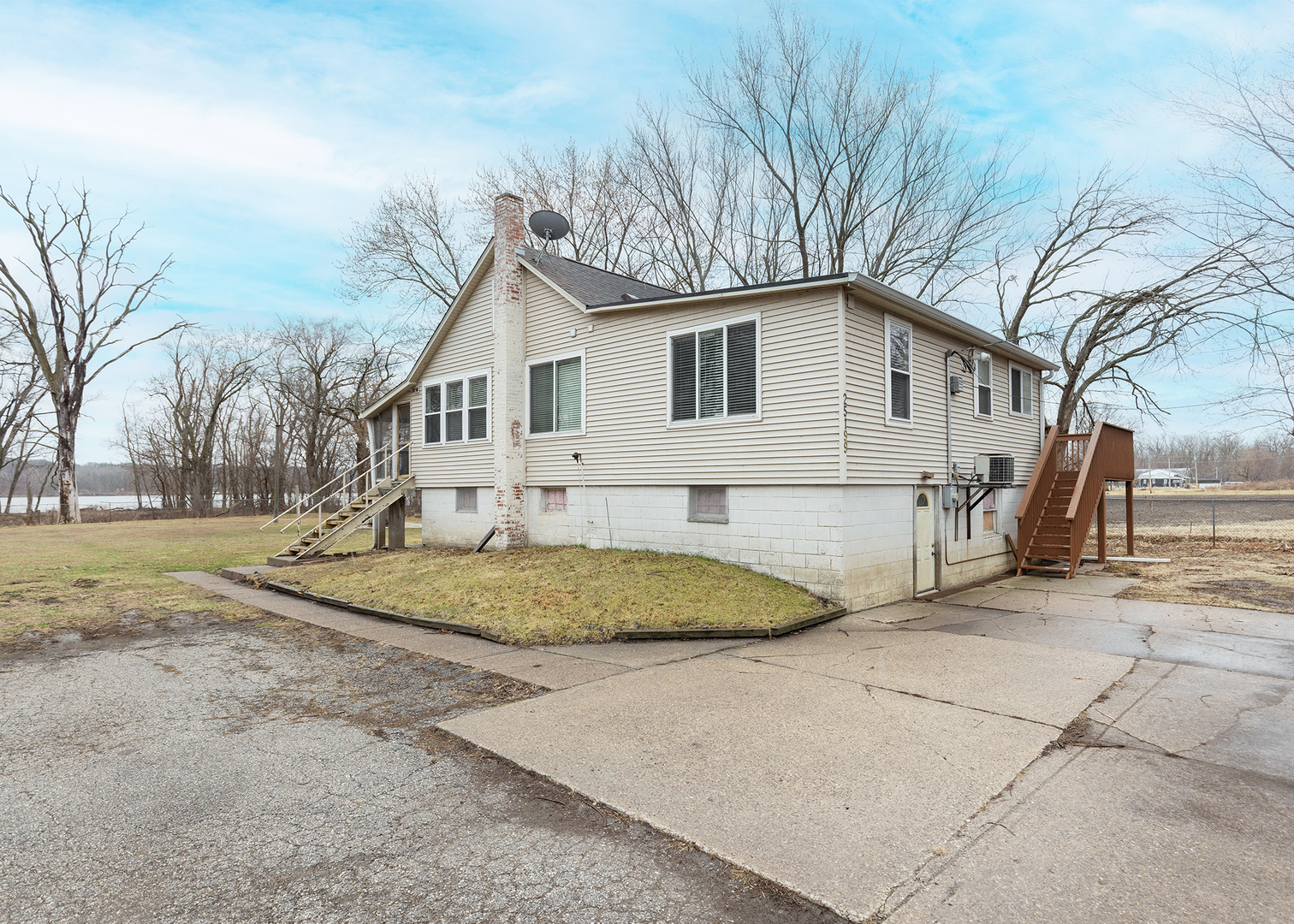 25199 182nd Street Pleasant Valley, IA 52767 - Photo 2 of 37 a view of backyard of house