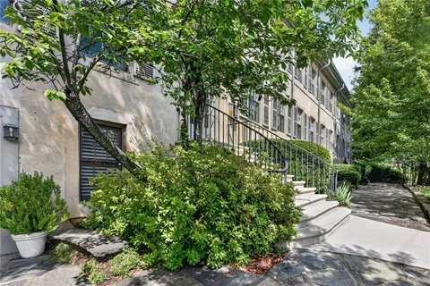 $729,000 | 200 Montgomery Ferry Drive Northeast, Unit 19, Atlanta, GA 30309