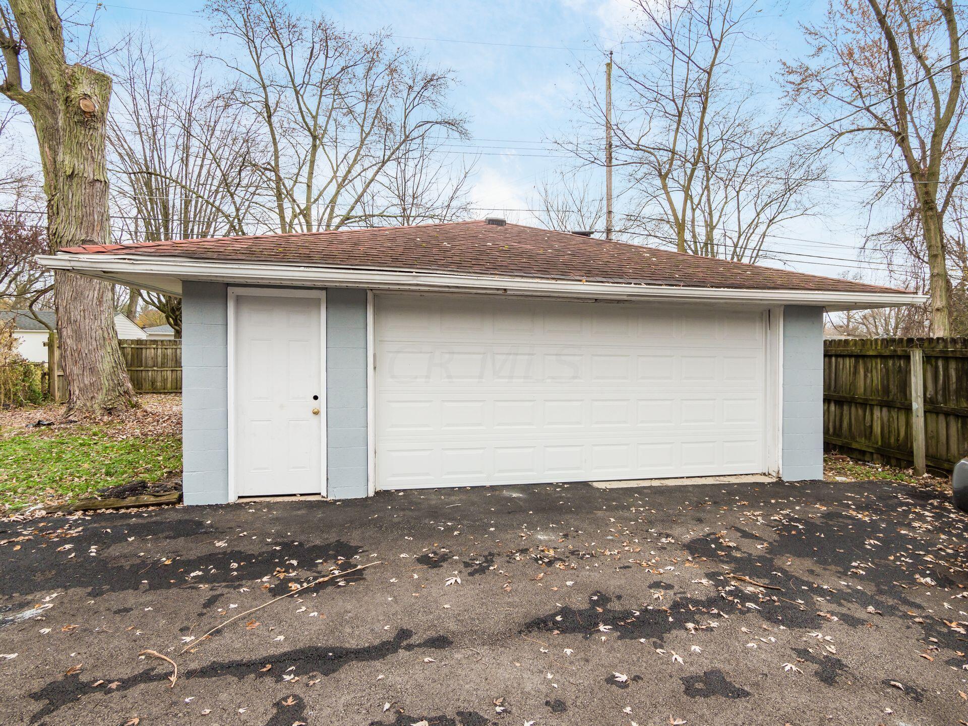 2071 Sale Road Columbus, OH 43224 - Photo 19 of 23 042_2b537f7e6_N 2071 Sale 087