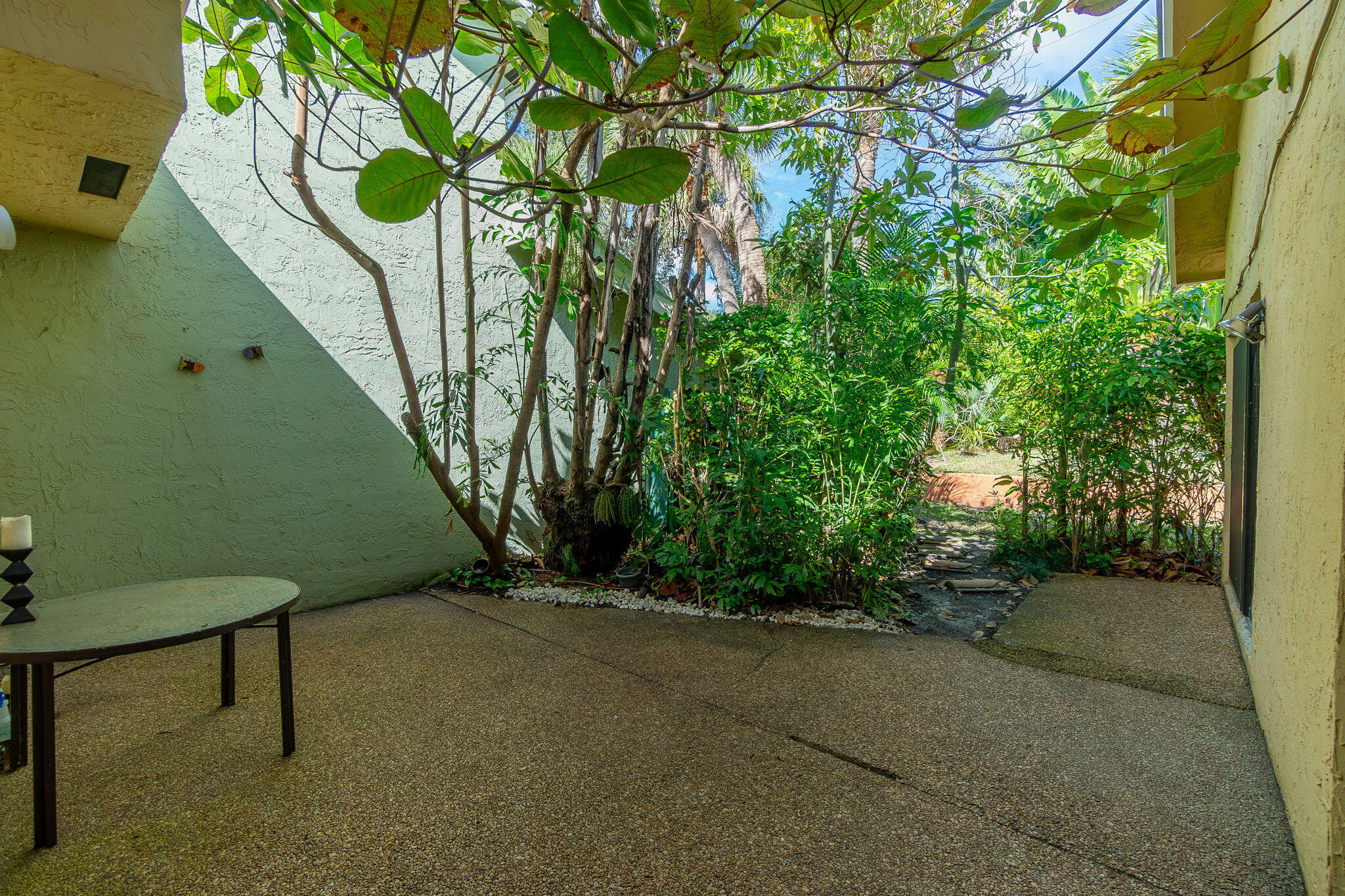 6090 Aloma Lane Boca Raton, FL 33433 - Photo 28 of 31 Cozy spacious patio