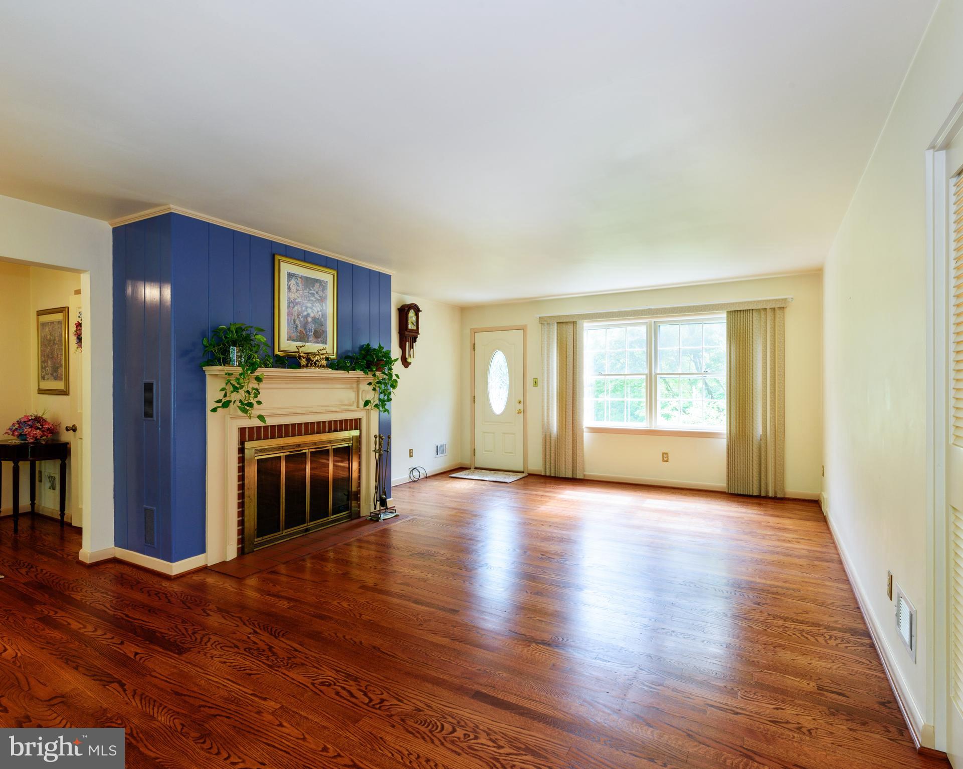231 North Star Road Newark, DE 19711 - Photo 8 of 26 Family room with wood burning fireplace