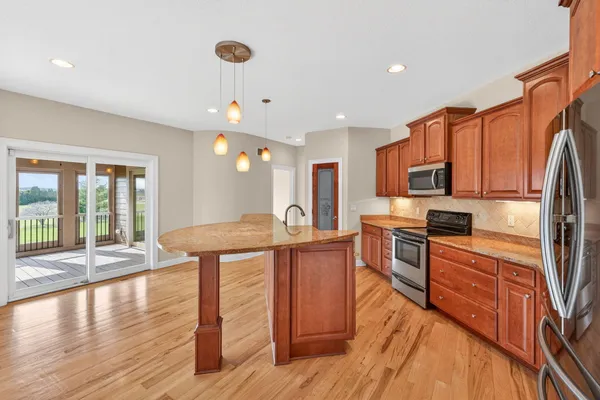 $999,000 | N60W27257 Trappers Run, Merton, WI 53089