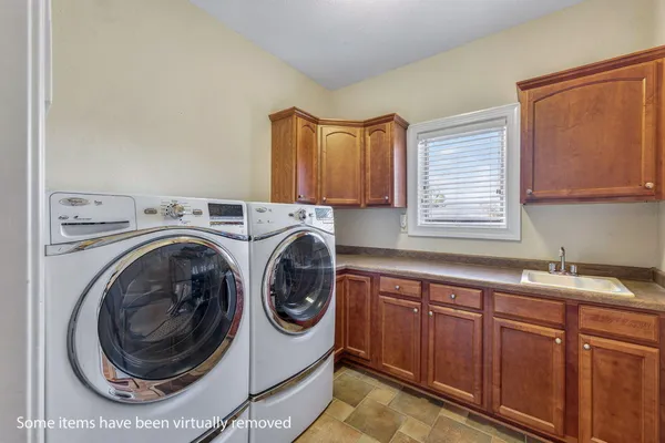 $999,000 | N60W27257 Trappers Run, Merton, WI 53089