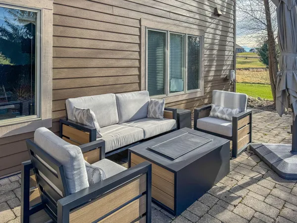 $999,000 | N60W27257 Trappers Run, Merton, WI 53089