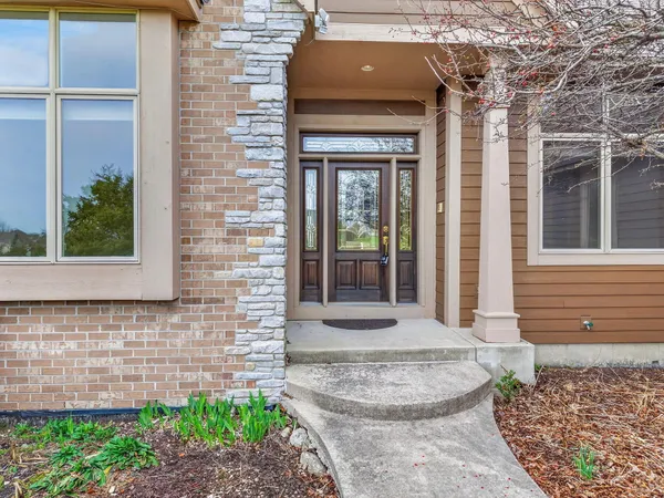 $999,000 | N60W27257 Trappers Run, Merton, WI 53089
