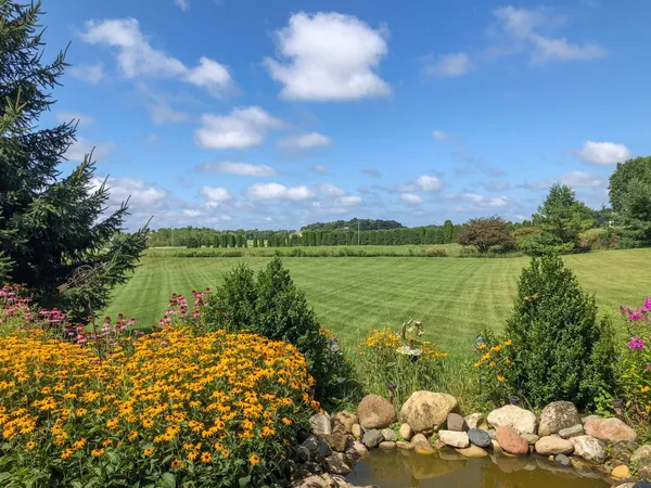 $999,000 | N60W27257 Trappers Run, Merton, WI 53089