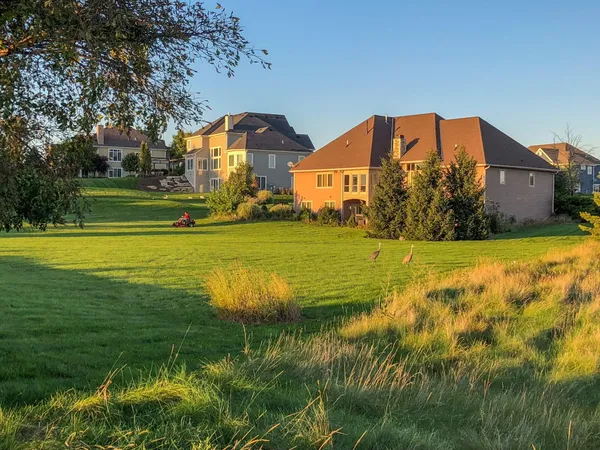$999,000 | N60W27257 Trappers Run, Merton, WI 53089