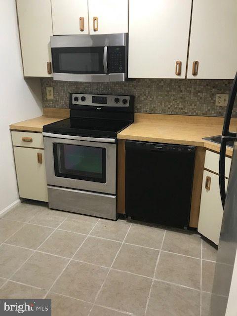 1109 Huntingdon Mews Clementon, NJ 08021 - Photo 6 of 16