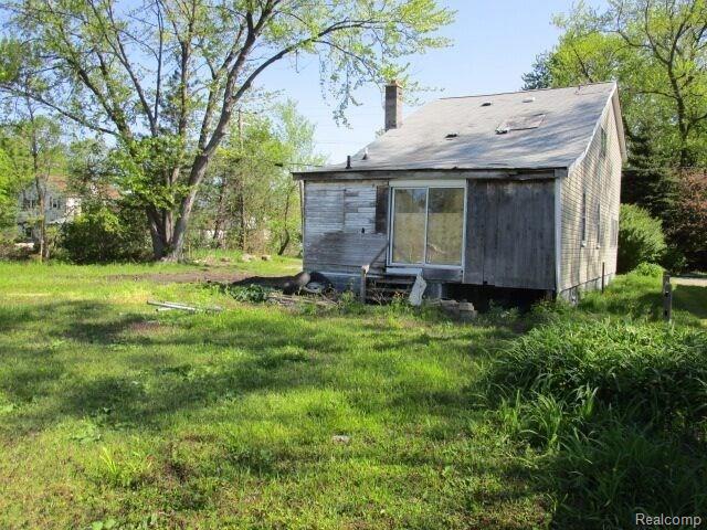 319 Elm Novi, MI 48377 - Photo 25 of 32 Back of home