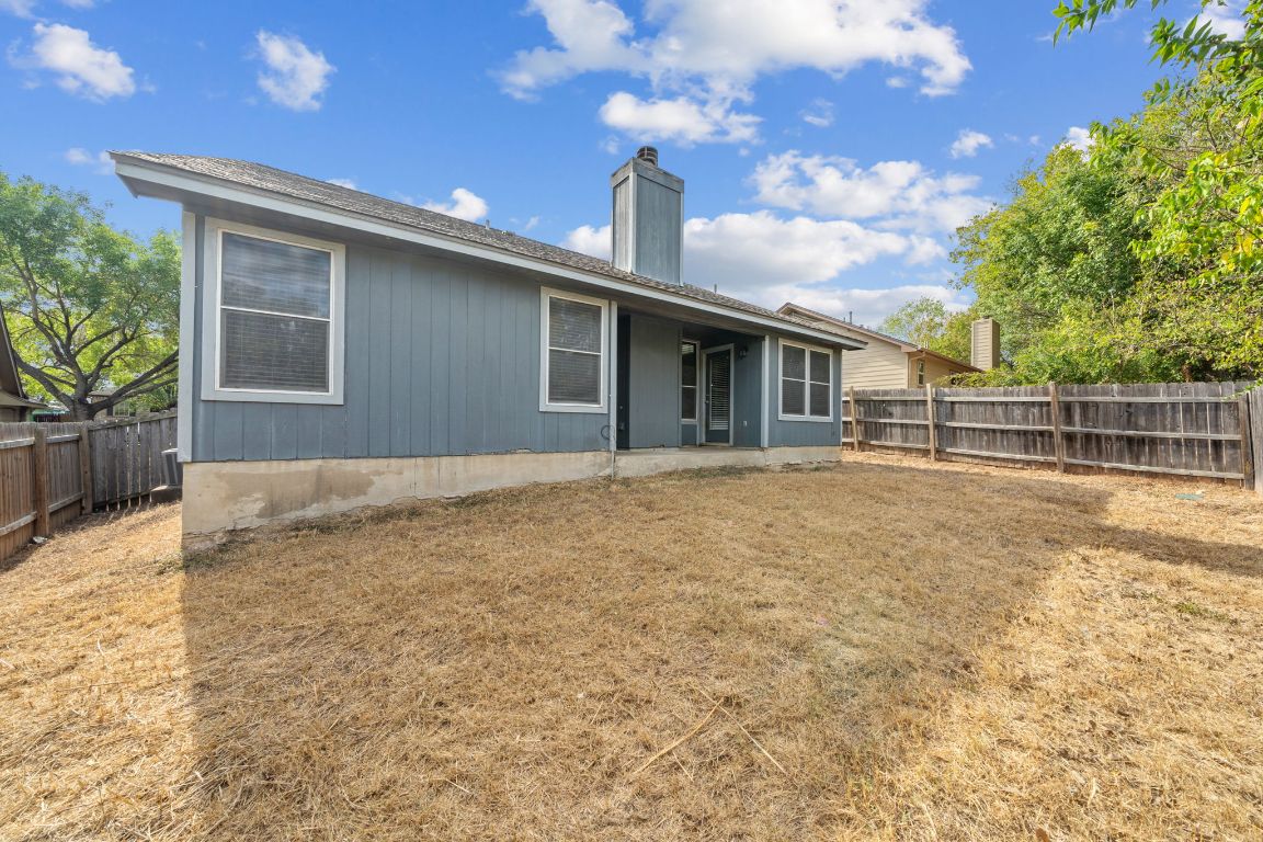 4904 Gnarled Oak Cove Austin, TX 78744 - Photo 36 of 38 a view of outdoor space yard and deck