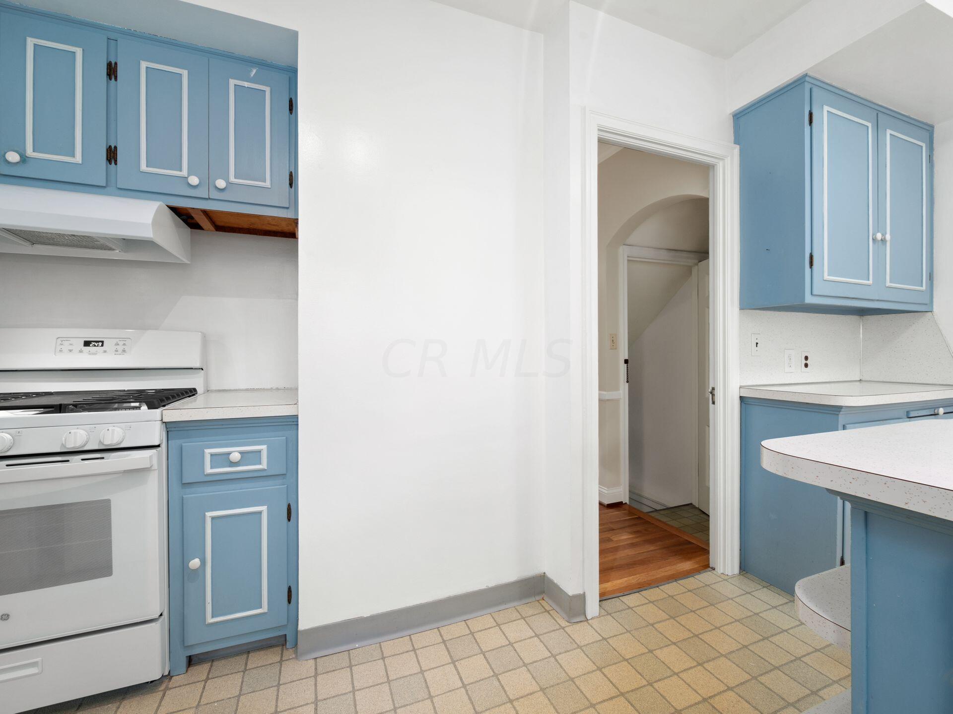 1655 Doone Road Columbus, OH 43221 - Photo 22 of 52 Kitchen to hall