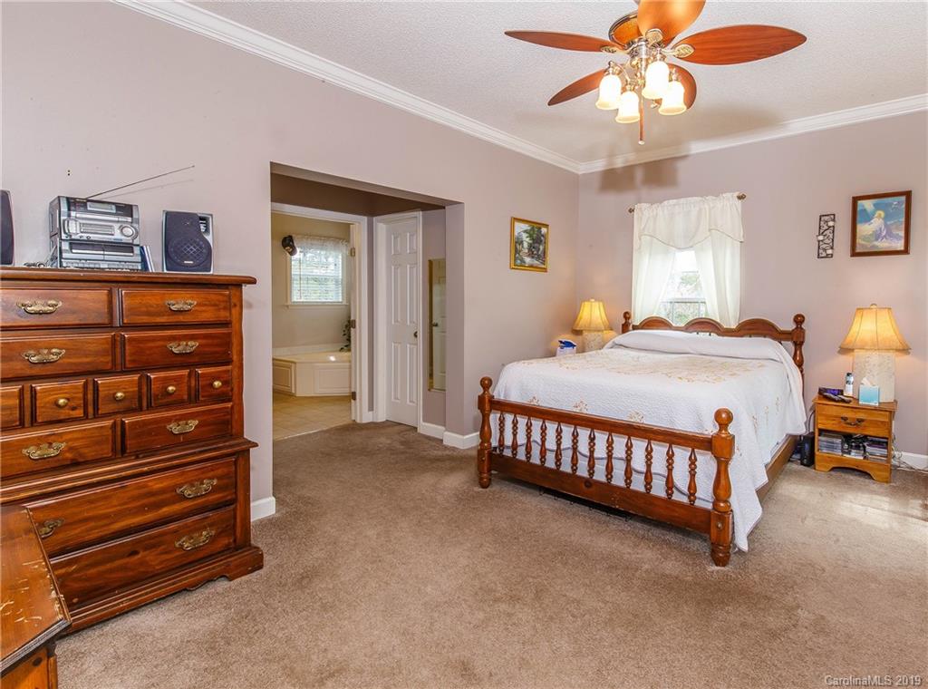 44 Forest Lake Road Brevard, NC 28712 - Photo 18 of 30 Gallery Image 18