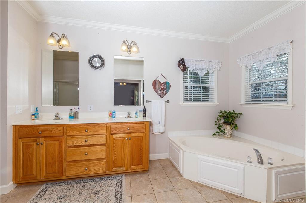 44 Forest Lake Road Brevard, NC 28712 - Photo 19 of 30 Gallery Image 19