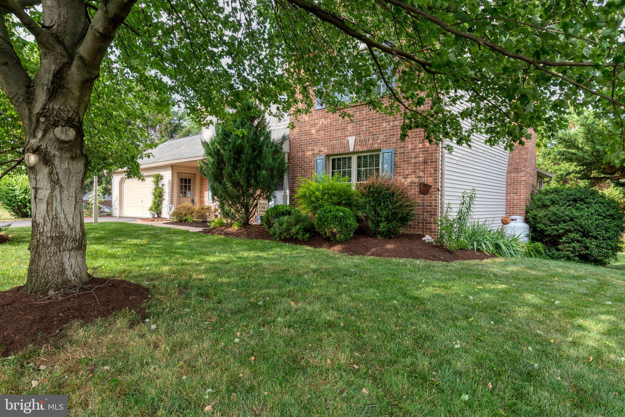 13 Diane Avenue Lititz, PA 17543 - Photo 2 of 46