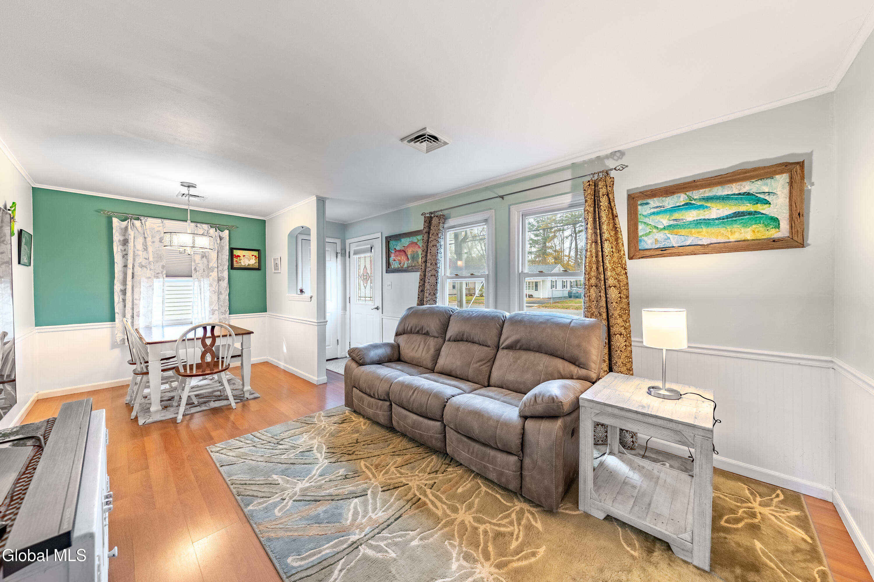 477 Bradford Road Schenectady, NY 12304 - Photo 3 of 17 DSC01775-HDR