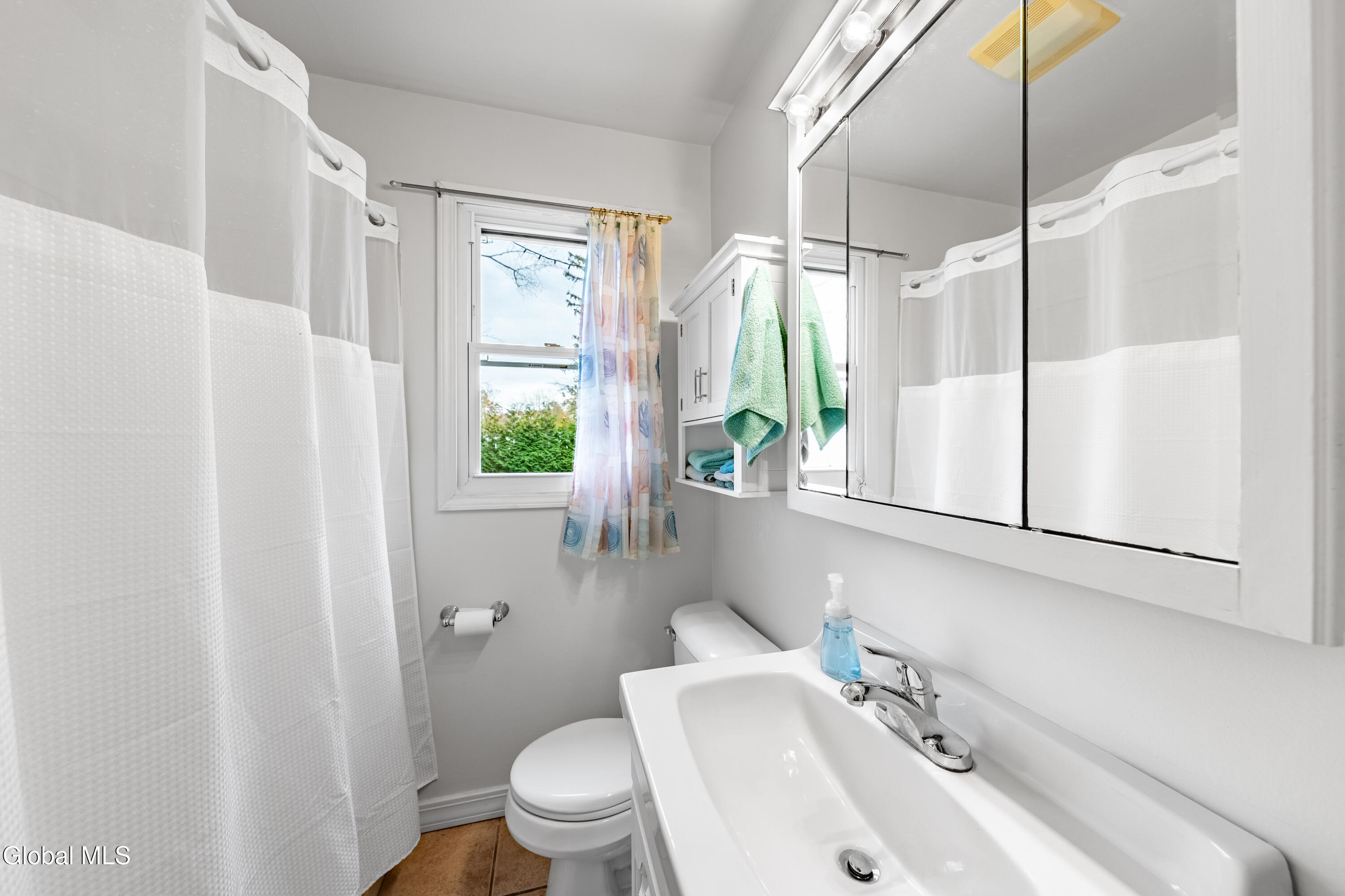 477 Bradford Road Schenectady, NY 12304 - Photo 8 of 17 DSC01795-HDR