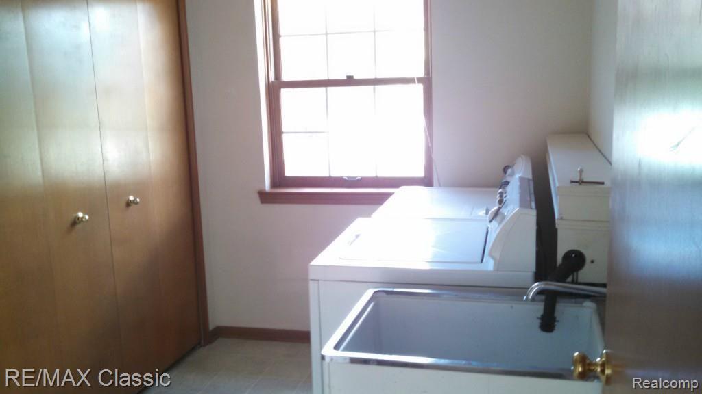45395 Glengarry Road Canton, MI 48188 - Photo 28 of 45 022.jpg
