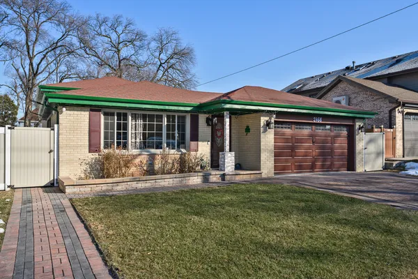 $495,000 | 2458 Seminary Avenue, Des Plaines, IL 60016