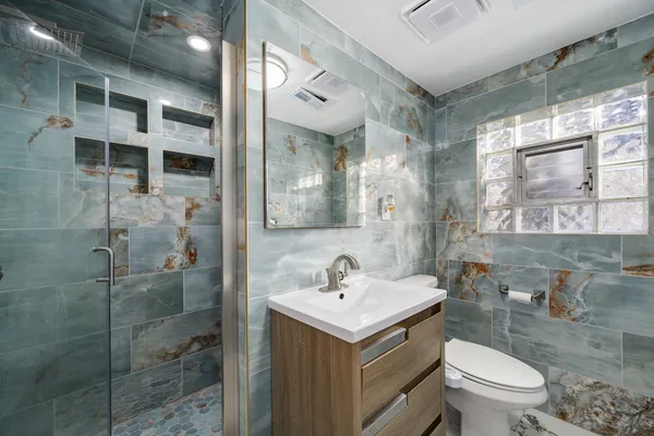 $495,000 | 2458 Seminary Avenue, Des Plaines, IL 60016
