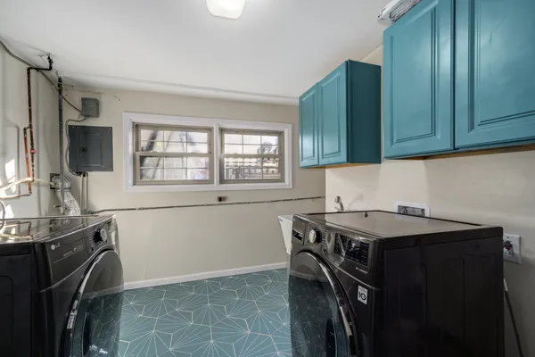 $495,000 | 2458 Seminary Avenue, Des Plaines, IL 60016