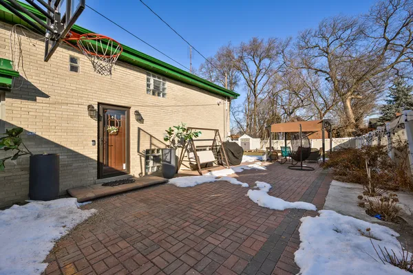 $495,000 | 2458 Seminary Avenue, Des Plaines, IL 60016