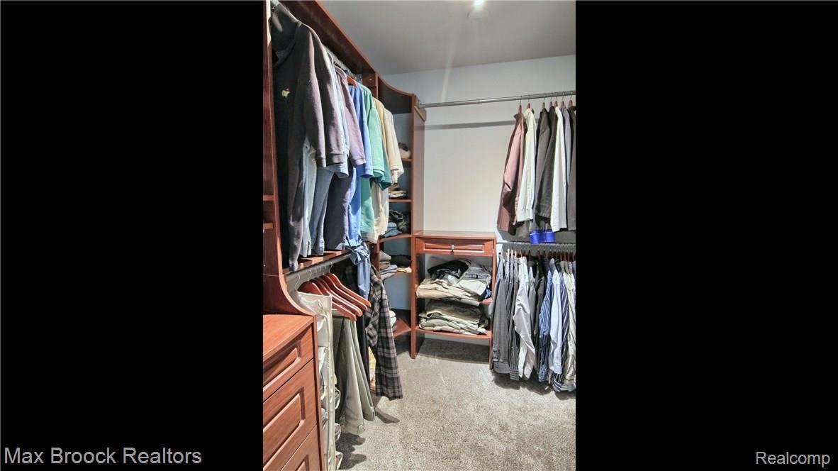 2015 Kemp Road Bloomfield Hills, MI 48302 - Photo 20 of 28 Master Walk in Closet
