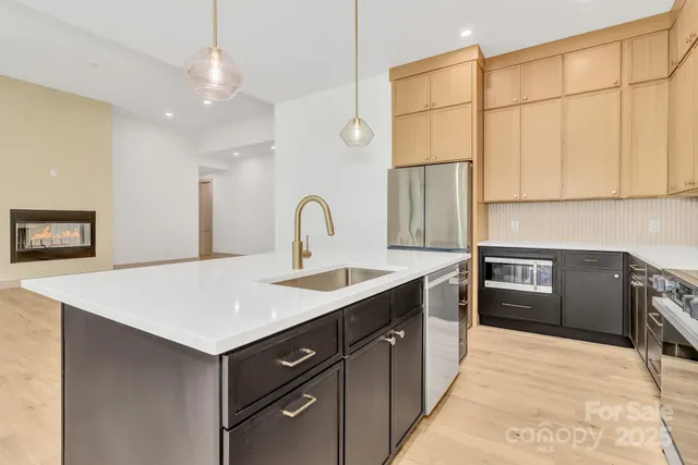 $797,000 | 27 Baxter Woods Lane, Candler, NC 28715