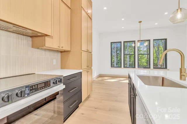 $797,000 | 27 Baxter Woods Lane, Candler, NC 28715