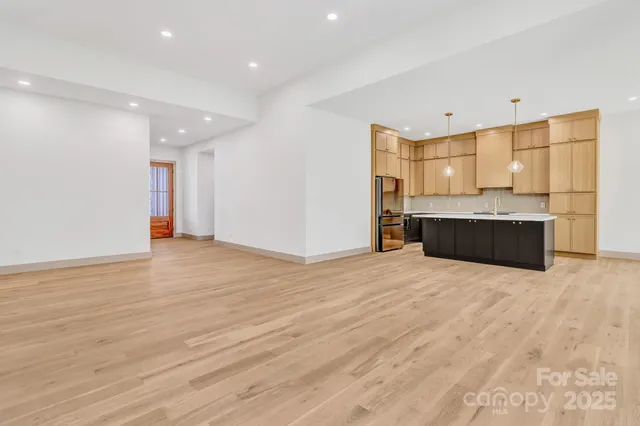 $797,000 | 27 Baxter Woods Lane, Candler, NC 28715